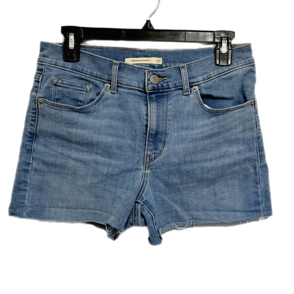 Levi’s Women's Premium Bermuda Shorts Size 27 - Picture 1 of 13